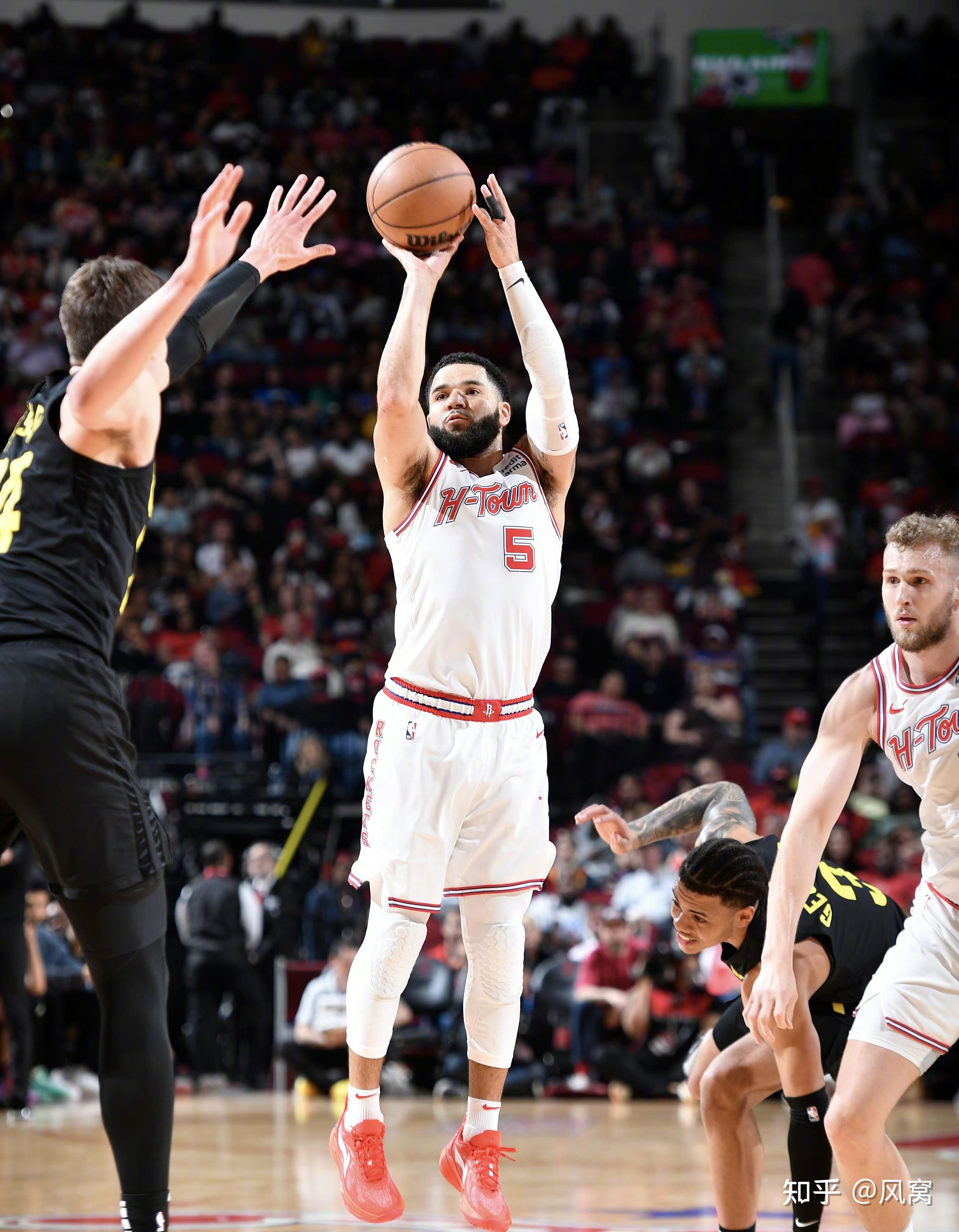 九游体育官网-包含休斯敦火箭临场应变备战中超詹姆斯在巴塞罗那比赛中刷新纪录，马赛内部会议纪要流出——今晨外线爆发直接炸裂的词条