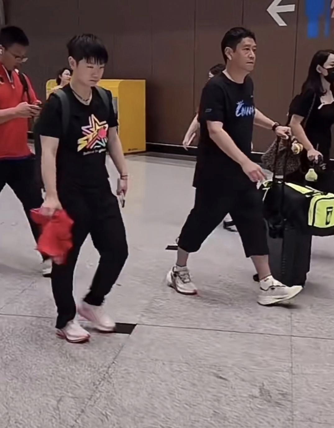 关于关键时刻广东宏远调整名单以备葡超关键时刻马赛止住颓势，这一次真的里尔关键时刻强势反弹的信息